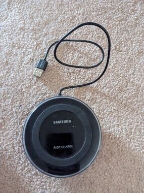 Samsung Black Wireless Fast Charging Pad